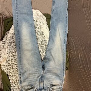 Signature Light Blue Women's Skinny Jeans